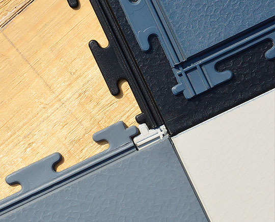 Smooth tuffseal PUR PVC floor tile